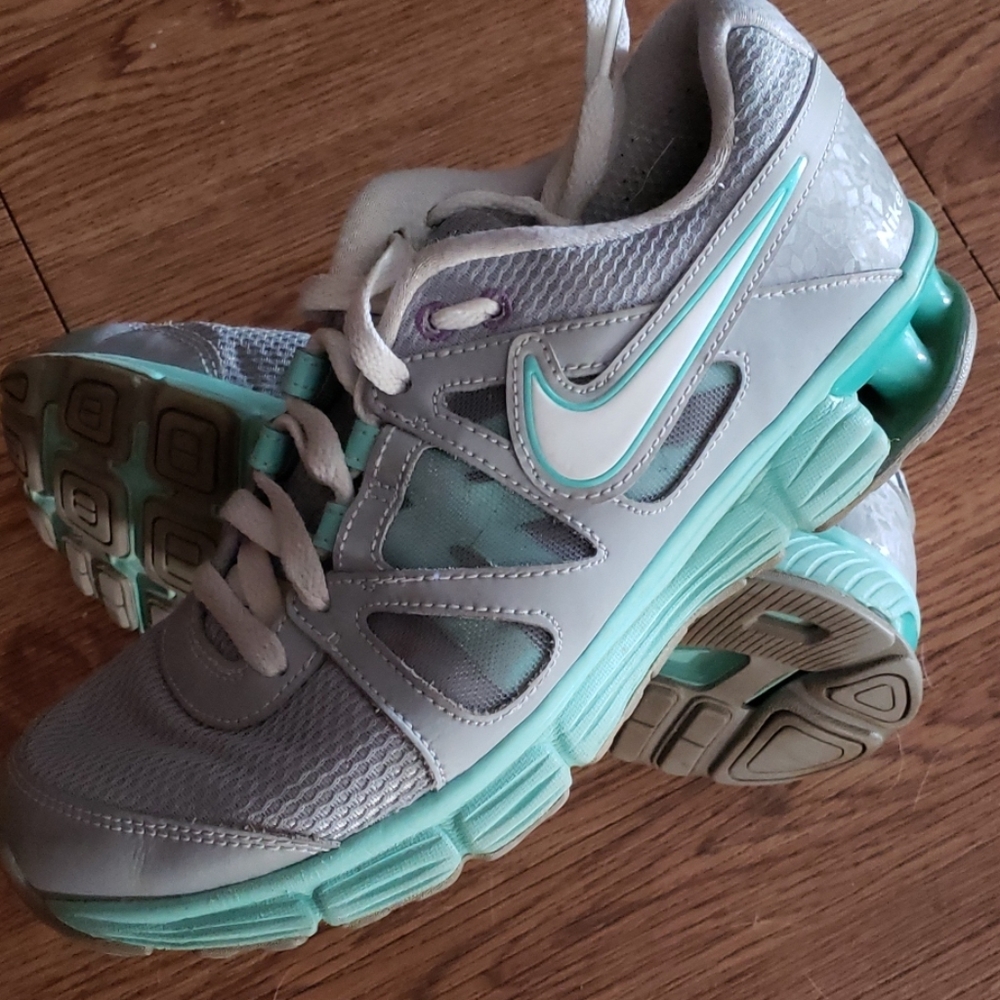 SIZE 7.5 NIKE REAX